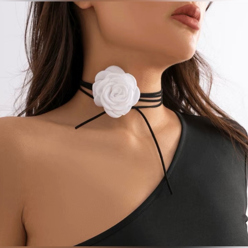 Jane Chic Designs Rose Cameo